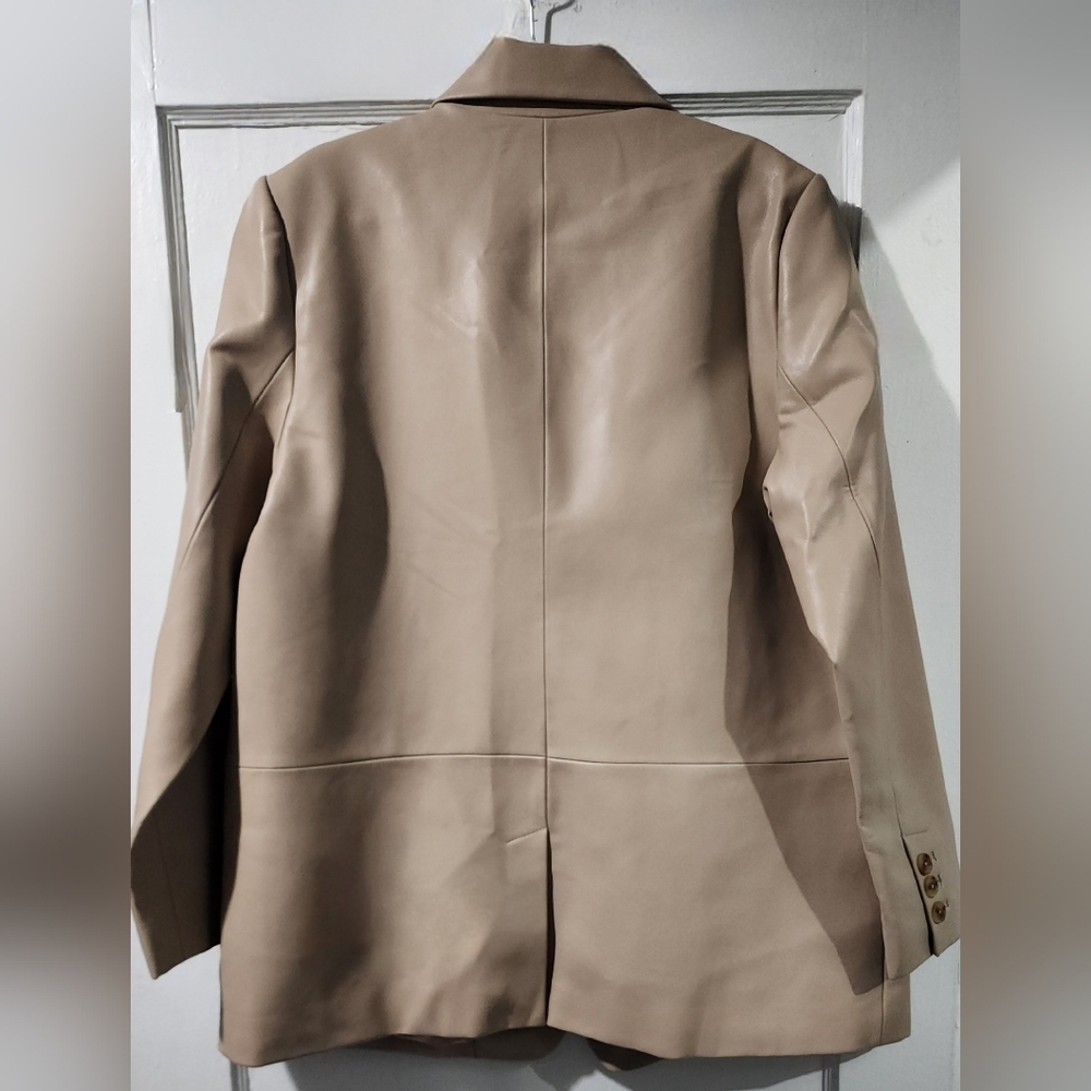 NWT Women BCBGMaxAzria Tan Faux Leather Blazer Jacket size L - Picture 5 of 5